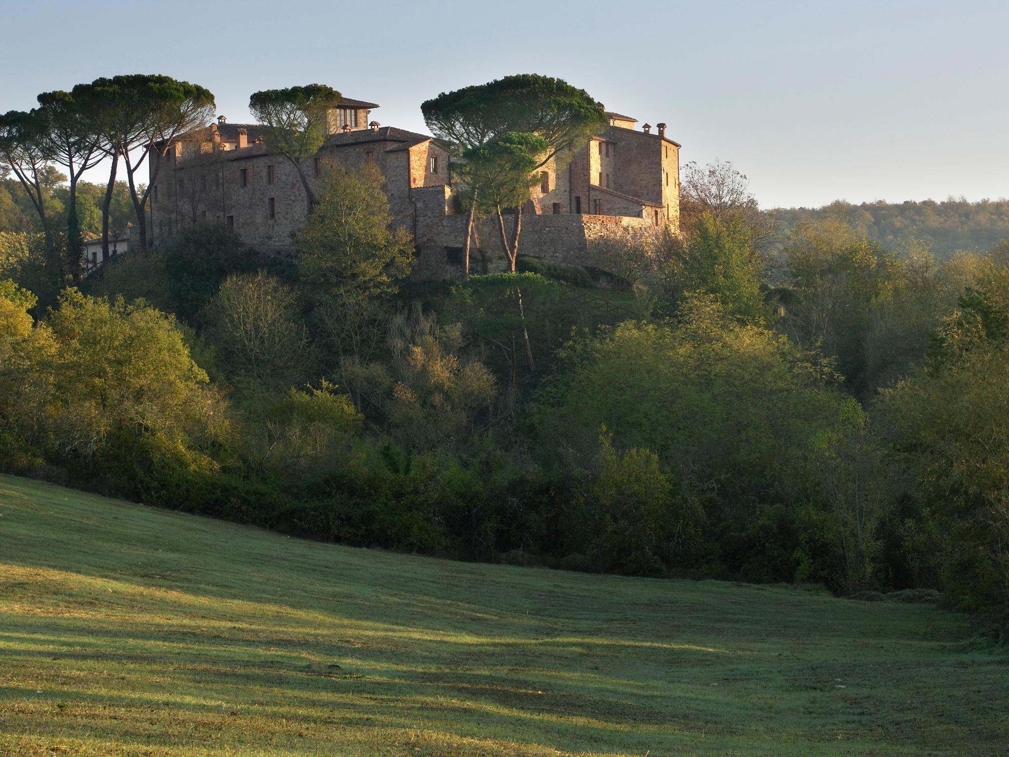 Castel Monastero - The Leading Hotels Of The World Castelnuovo Berardenga Kültér fotó